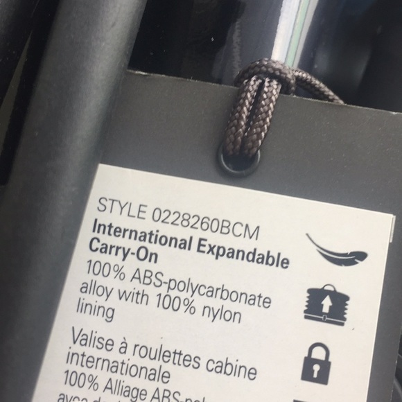 GORGEOUS CAMO TUMI INTERNATIONAL CARRY-ON (NWT) - Picture 4 of 8